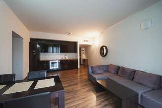 Отель Hotel Hemingway Residence Бухарест Семейные апартаменты-7