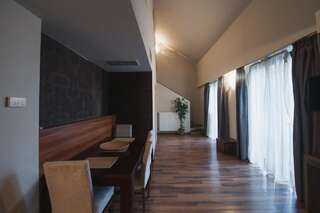 Отель Hotel Hemingway Residence Бухарест Семейные апартаменты-8