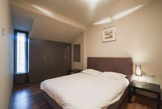 Отель Hotel Hemingway Residence Бухарест Семейные апартаменты-16