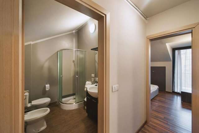 Отель Hotel Hemingway Residence Бухарест-38